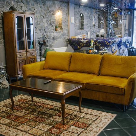 Gaudi Apartment In Львів Екстер'єр фото