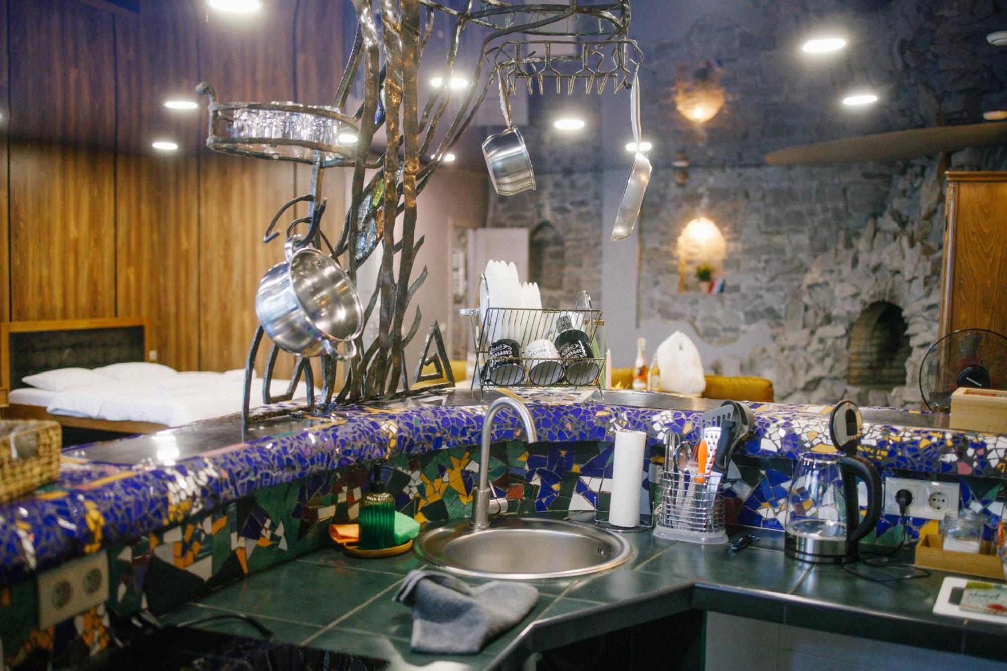 Gaudi Apartment In Львів Екстер'єр фото