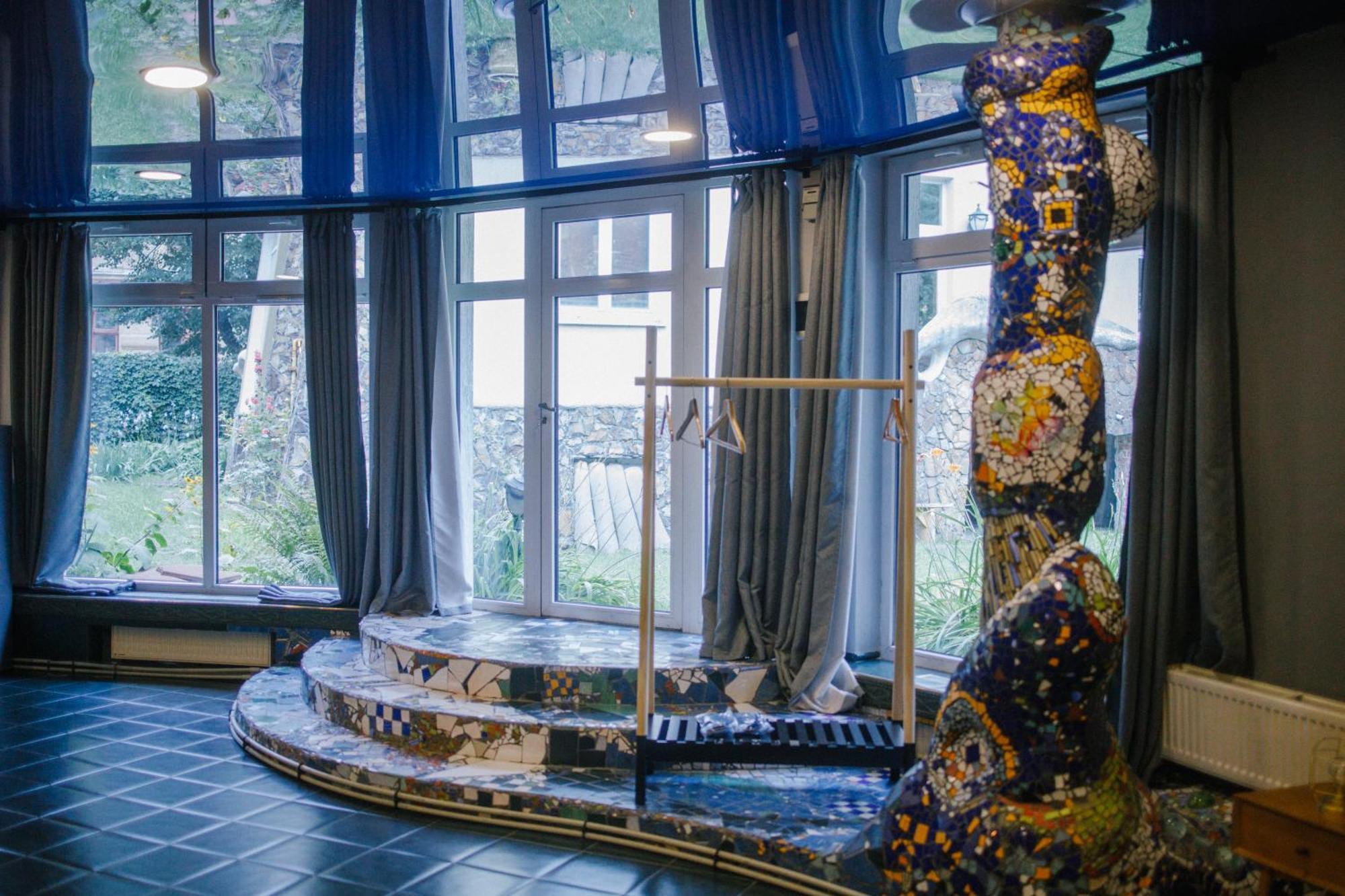 Gaudi Apartment In Львів Екстер'єр фото