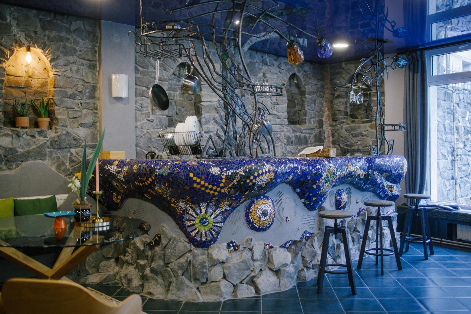 Gaudi Apartment In Львів Екстер'єр фото